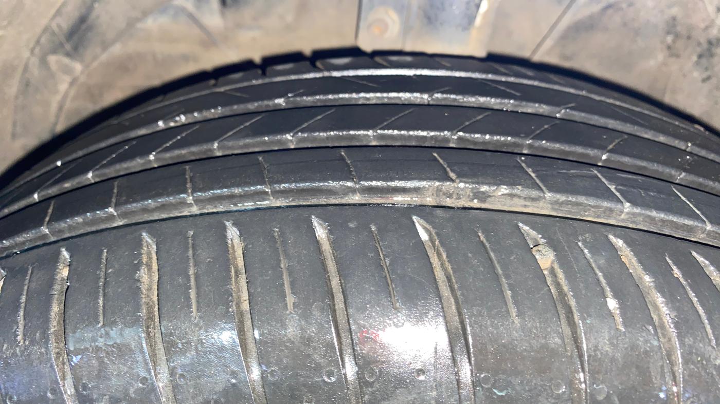 2023 Maruti Baleno  ZETA CNG 1.2L, CNG, Manual, 1,06,919 km, Left Front Tyre Tread
