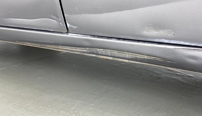 2011 Maruti Wagon R 1.0 VXI, Petrol, Manual, 79,527 km, Left running board - Slightly dented