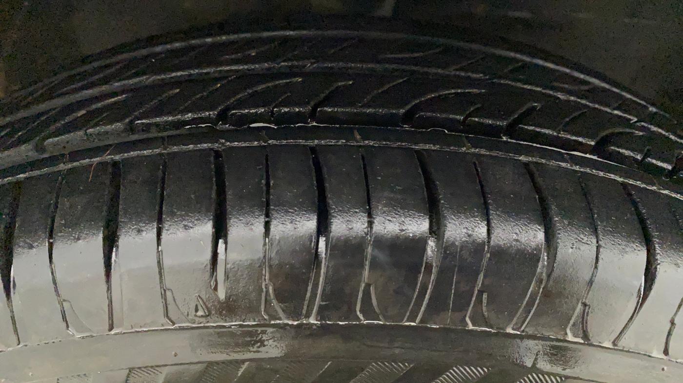 2013 Maruti Wagon R Stingray VXI, Petrol, Manual, 80,001 km, Left Rear Tyre Tread
