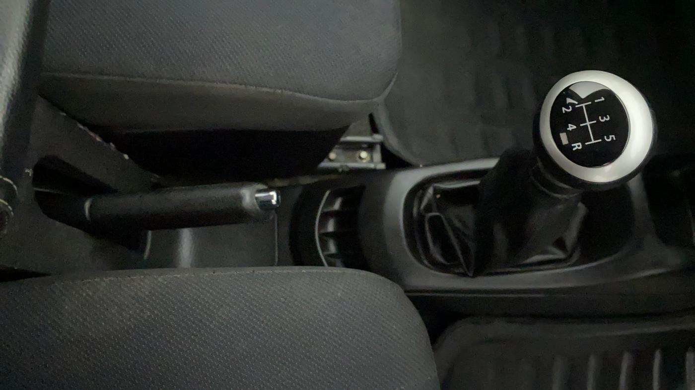 2013 Maruti Wagon R Stingray VXI, Petrol, Manual, 80,001 km, Gear Lever