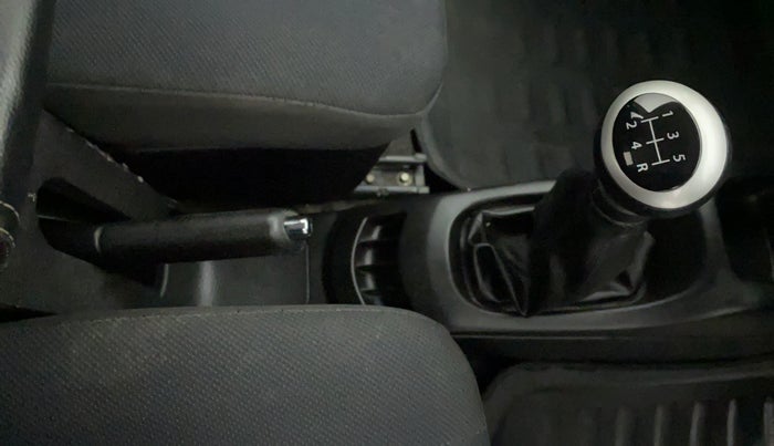 2013 Maruti Wagon R Stingray VXI, Petrol, Manual, 80,001 km, Gear Lever