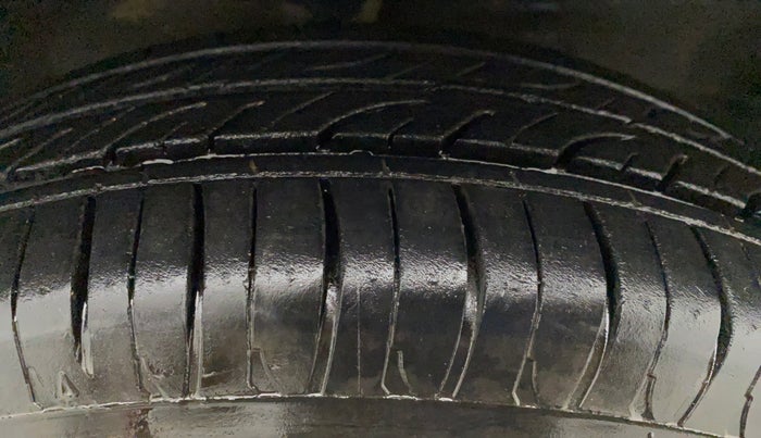 2013 Maruti Wagon R Stingray VXI, Petrol, Manual, 80,001 km, Right Front Tyre Tread