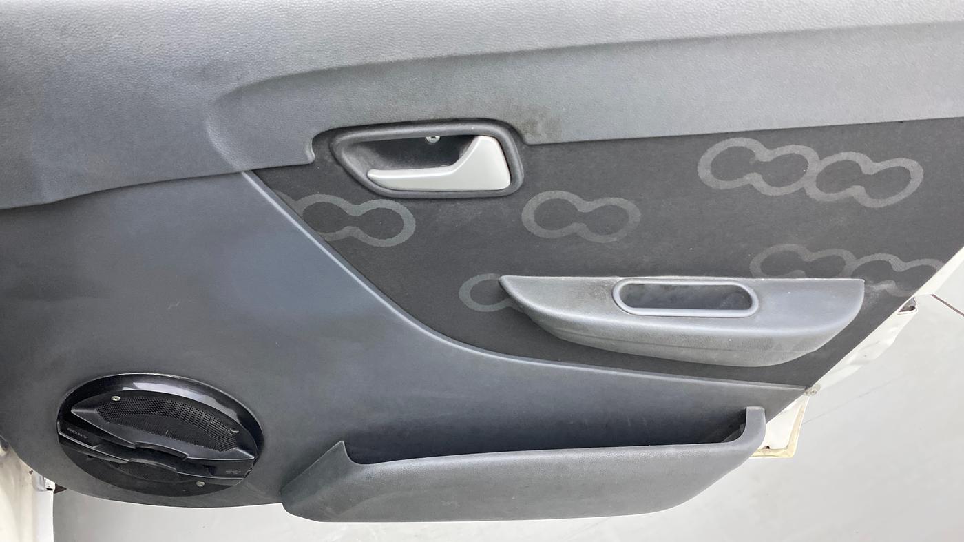 2015 Maruti Alto 800 LXI, Petrol, Manual, 91,496 km, Driver Side Door Panels Control