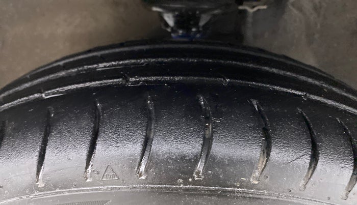 2015 Maruti Alto 800 LXI, Petrol, Manual, 91,496 km, Left Front Tyre Tread