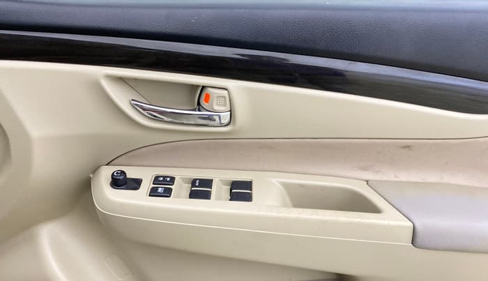 2015 Maruti Ciaz VXI+, Petrol, Manual, 50,786 km, Driver Side Door Panels Control