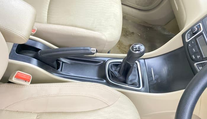 2015 Maruti Ciaz VXI+, Petrol, Manual, 50,786 km, Gear Lever