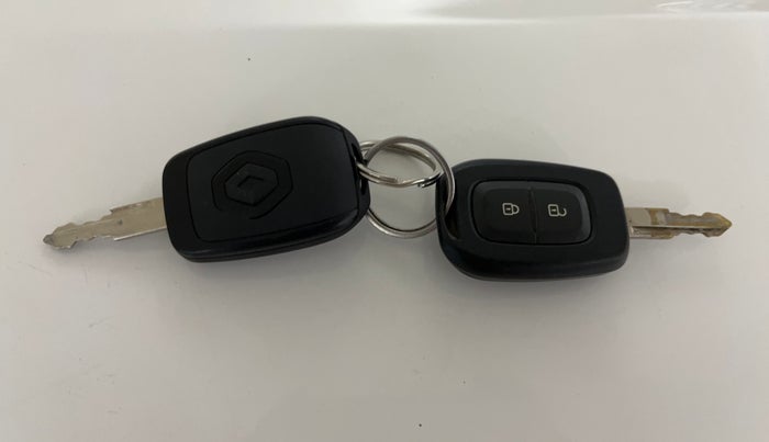 2020 Renault Kwid RXT 1.0 AMT (O), Petrol, Automatic, 19,273 km, Key Close Up