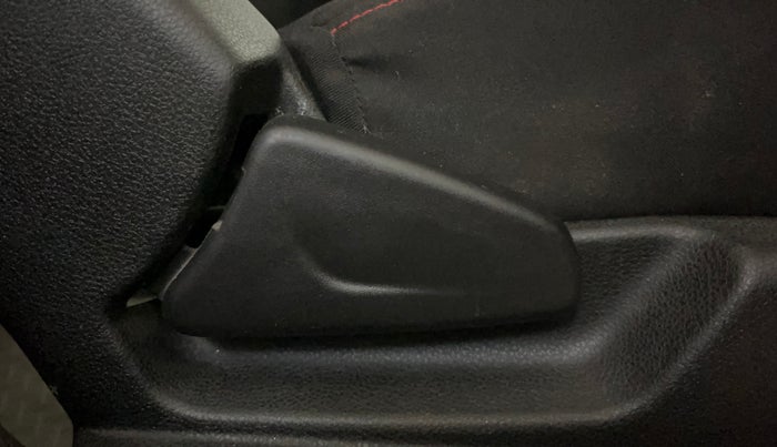 2020 Renault Kwid RXT 1.0 AMT (O), Petrol, Automatic, 19,273 km, Driver Side Adjustment Panel