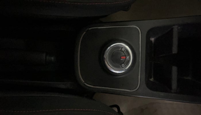 2020 Renault Kwid RXT 1.0 AMT (O), Petrol, Automatic, 19,273 km, Gear Lever