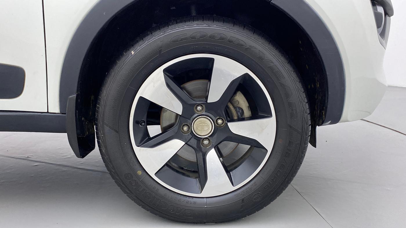 2018 Tata NEXON XZA + 1.2 PETROL A/T, Petrol, Automatic, 55,298 km, Right Front Wheel