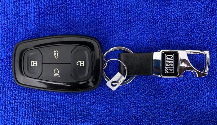 2018 Tata NEXON XZA + 1.2 PETROL A/T, Petrol, Automatic, 55,298 km, Key Close Up