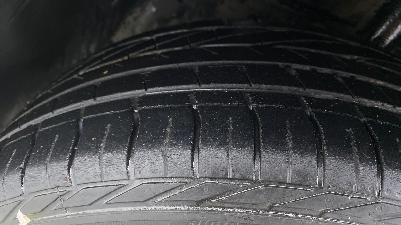 2018 Tata NEXON XZA + 1.2 PETROL A/T, Petrol, Automatic, 55,298 km, Left Front Tyre Tread
