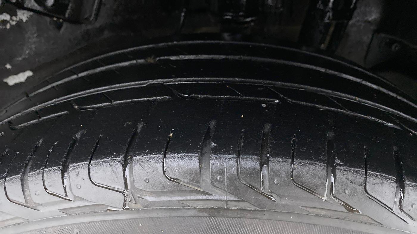 2018 Tata NEXON XZA + 1.2 PETROL A/T, Petrol, Automatic, 55,298 km, Left Rear Tyre Tread