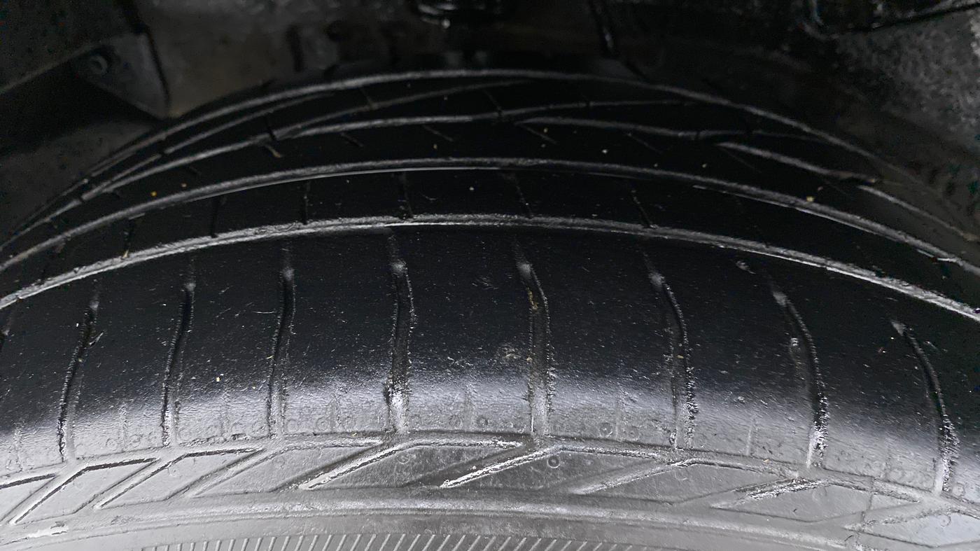 2018 Tata NEXON XZA + 1.2 PETROL A/T, Petrol, Automatic, 55,298 km, Right Rear Tyre Tread