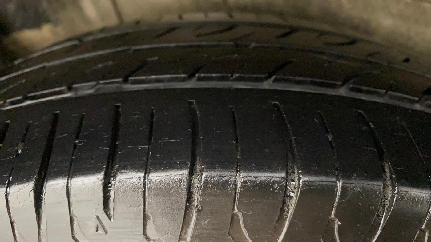 2012 Maruti Wagon R 1.0 VXI, Petrol, Manual, 82,440 km, Right Rear Tyre Tread