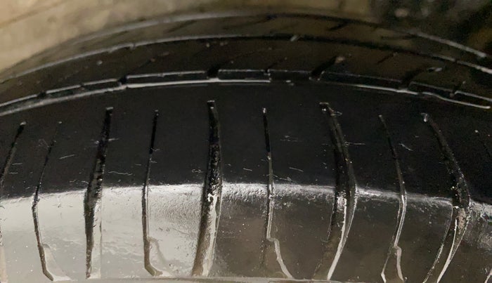 2012 Maruti Wagon R 1.0 VXI, Petrol, Manual, 82,440 km, Left Rear Tyre Tread