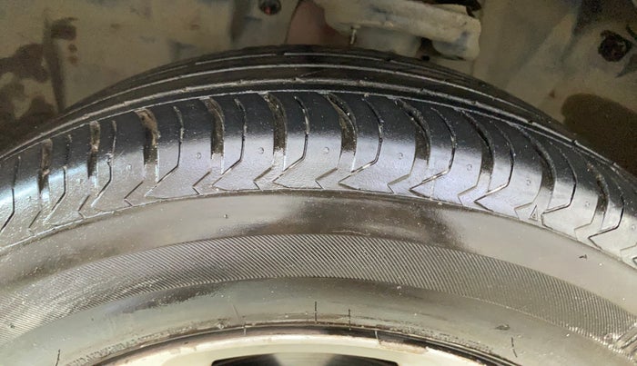 2017 Jeep Compass LONGITUDE (O) 2.0 DIESEL, Diesel, Manual, 88,851 km, Left Front Tyre Tread