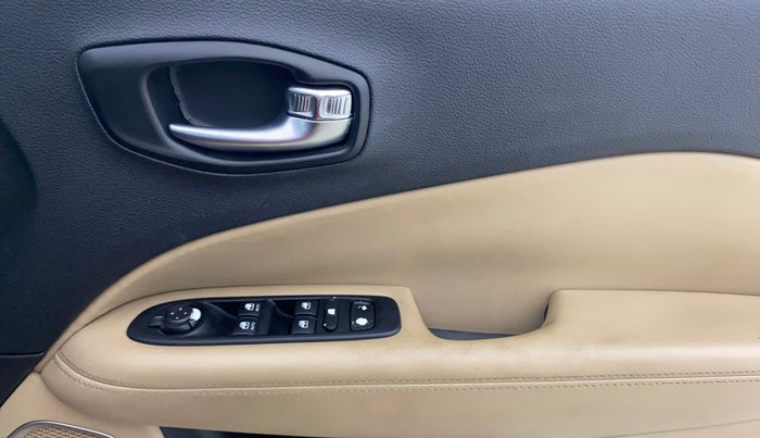 2017 Jeep Compass LONGITUDE (O) 2.0 DIESEL, Diesel, Manual, 88,851 km, Driver Side Door Panels Control