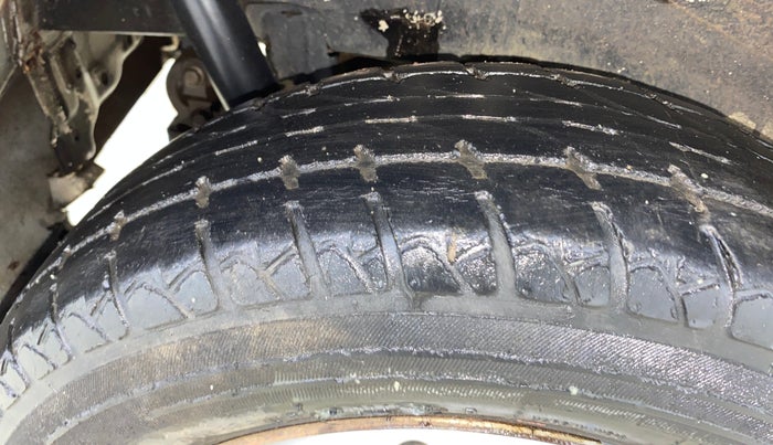 2016 Maruti Wagon R 1.0 LXI CNG, CNG, Manual, 50,346 km, Right Rear Tyre Tread