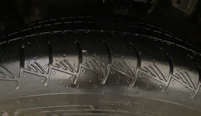 2022 Hyundai ALCAZAR 2.0 SIGNATURE (O) AT 6STR, CNG, Automatic, 32,844 km, Left Front Tyre Tread