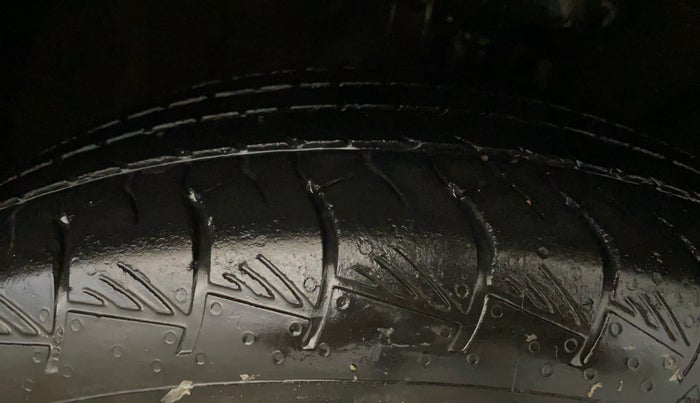 2022 Hyundai ALCAZAR 2.0 SIGNATURE (O) AT 6STR, CNG, Automatic, 32,844 km, Right Front Tyre Tread