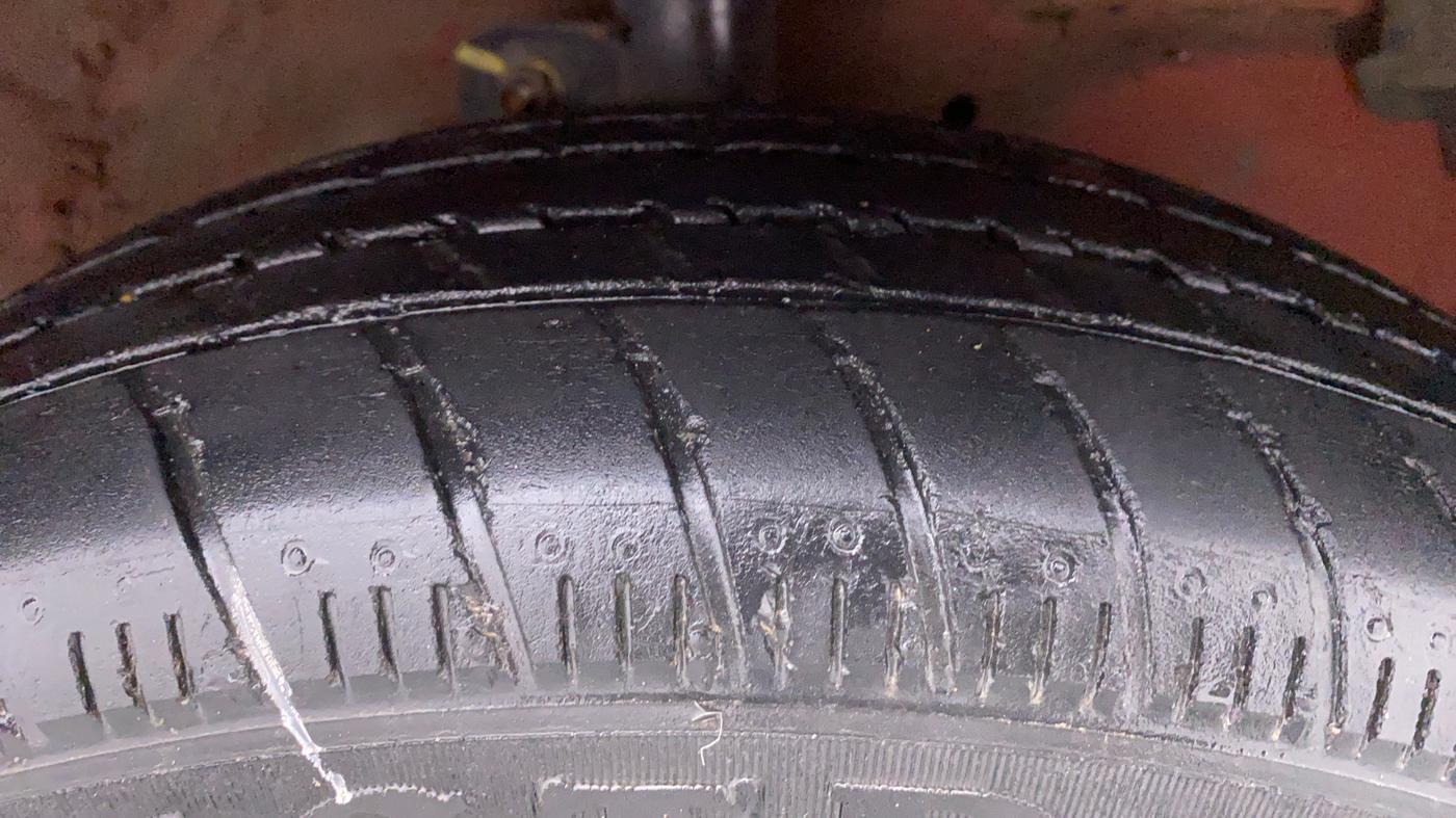 2017 Maruti Celerio ZXI AMT, Petrol, Automatic, 79,364 km, Right Front Tyre Tread