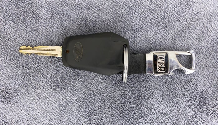 2018 Mahindra KUV 100 NXT K2 D 6S, Diesel, Manual, 43,873 km, Key Close Up