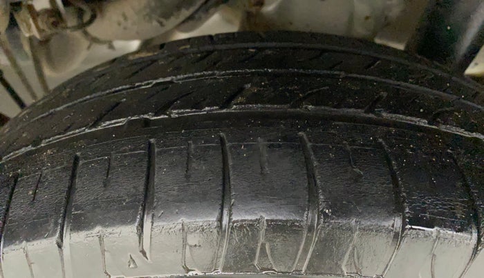 2018 Mahindra KUV 100 NXT K2 D 6S, Diesel, Manual, 43,873 km, Left Rear Tyre Tread