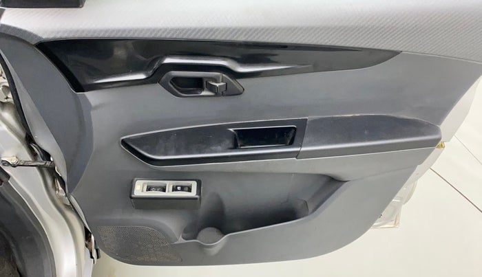 2018 Mahindra KUV 100 NXT K2 D 6S, Diesel, Manual, 43,873 km, Driver Side Door Panels Control