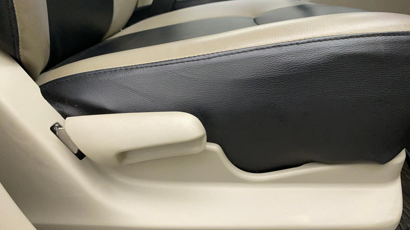 2018 Maruti Celerio VXI CNG OPT, CNG, Manual, 32,001 km, Driver Side Adjustment Panel