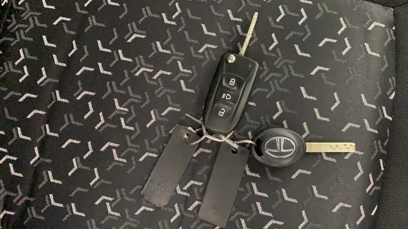 2023 Tata Tiago XZ PLUS PETROL, Petrol, Manual, 41,496 km, Key Close Up