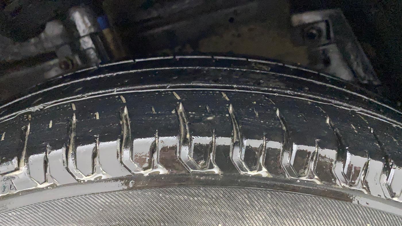 2012 Maruti Swift Dzire VXI, Petrol, Manual, 79,303 km, Right Front Tyre Tread