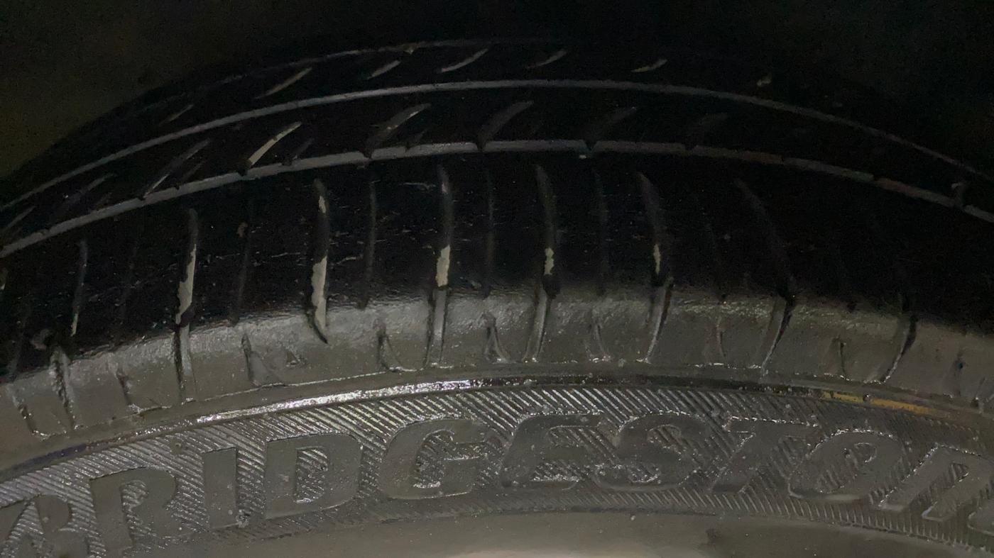 2015 Hyundai Eon ERA +, Petrol, Manual, 48,128 km, Right Front Tyre Tread
