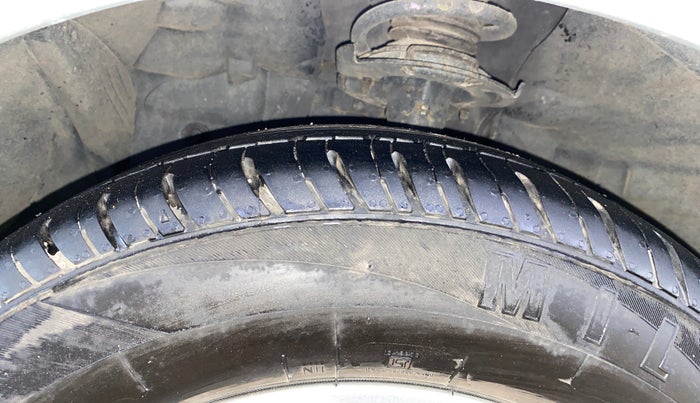 2016 Ford Figo Aspire TITANIUM 1.2 PETROL, Petrol, Manual, 63,068 km, Left Front Tyre Tread