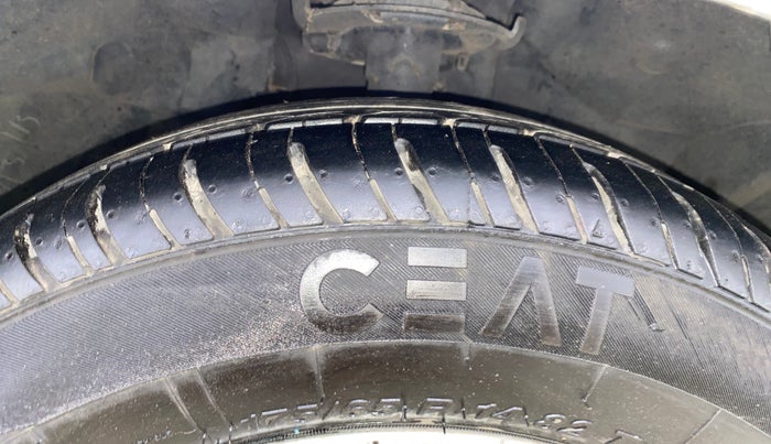 2016 Ford Figo Aspire TITANIUM 1.2 PETROL, Petrol, Manual, 63,068 km, Right Front Tyre Tread