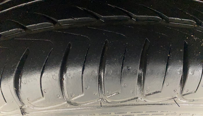 2015 Ford Ecosport TITANIUM 1.5L PETROL AT, Petrol, Automatic, 67,592 km, Right Rear Tyre Tread