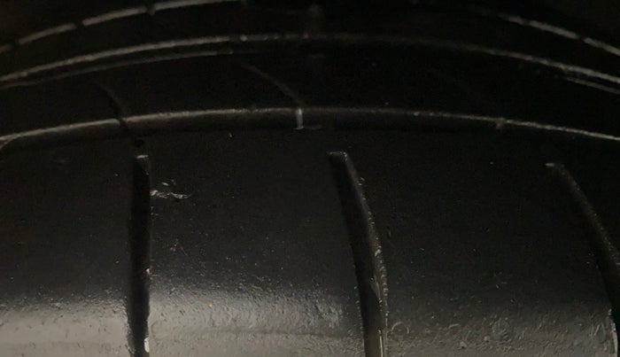 2014 Hyundai Verna FLUIDIC 1.6 VTVT SX AT, Petrol, Automatic, 85,241 km, Left Front Tyre Tread