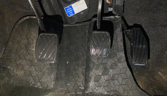 2016 Maruti Baleno DELTA PETROL 1.2, Petrol, Manual, 72,140 km, Pedals