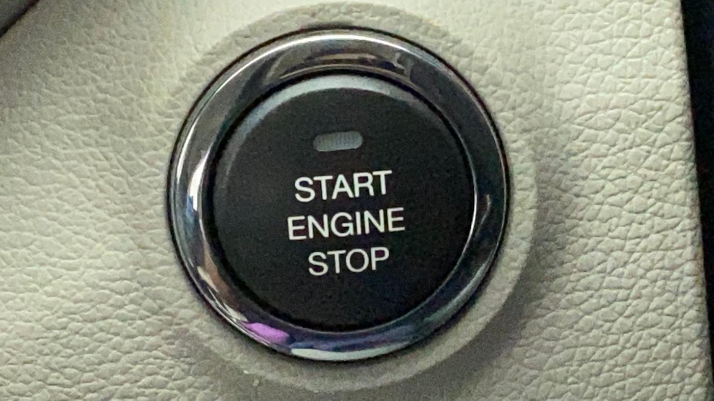2021 Mahindra XUV300 W8 (O) 1.2 PETROL, Petrol, Manual, 48,853 km, Keyless Start/ Stop Button