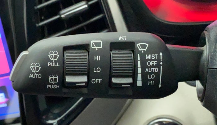 2021 Mahindra XUV300 W8 (O) 1.2 PETROL, Petrol, Manual, 48,853 km, Rain Sensing Wipers