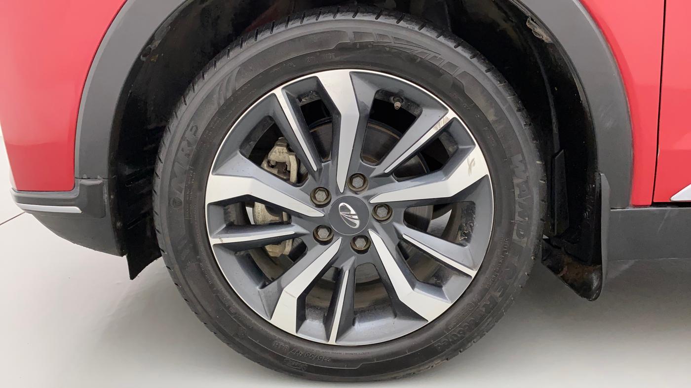 2021 Mahindra XUV300 W8 (O) 1.2 PETROL, Petrol, Manual, 48,853 km, Left Front Wheel