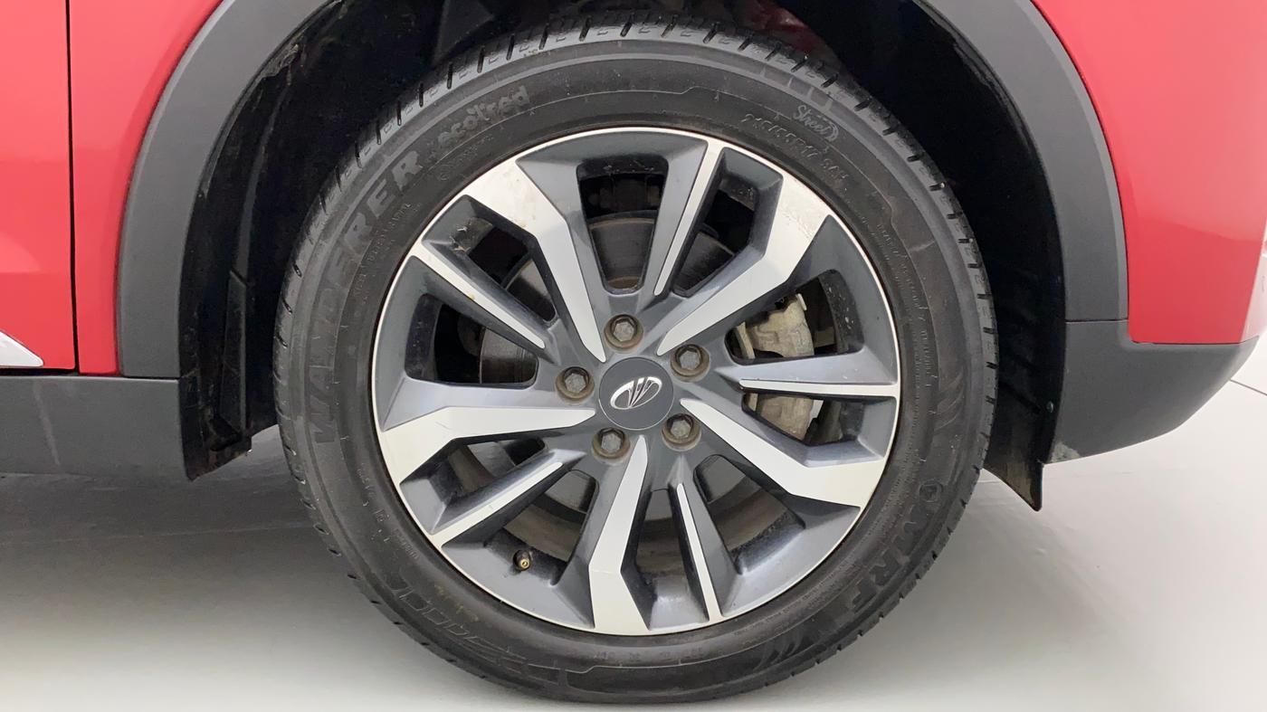 2021 Mahindra XUV300 W8 (O) 1.2 PETROL, Petrol, Manual, 48,853 km, Right Front Wheel