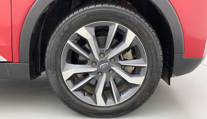 2021 Mahindra XUV300 W8 (O) 1.2 PETROL, Petrol, Manual, 48,853 km, Right Front Wheel