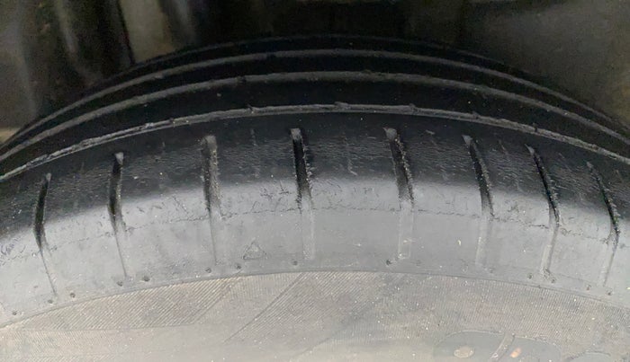 2019 Maruti Swift ZXI PLUS AMT, Petrol, Automatic, 53,321 km, Right Rear Tyre Tread