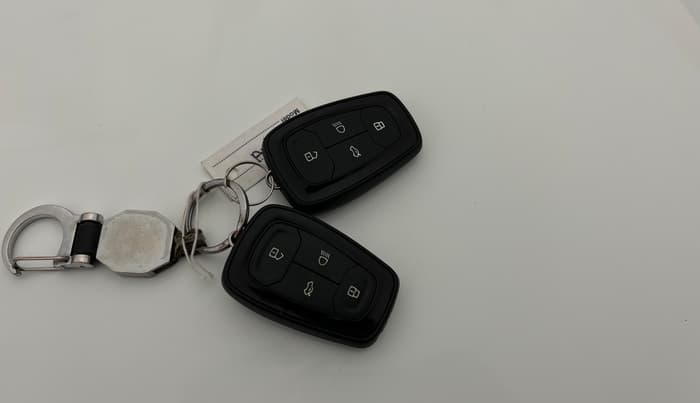 2024 Tata ALTROZ XZ PLUS SUNROOF CNG, CNG, Manual, 43,344 km, Key Close Up