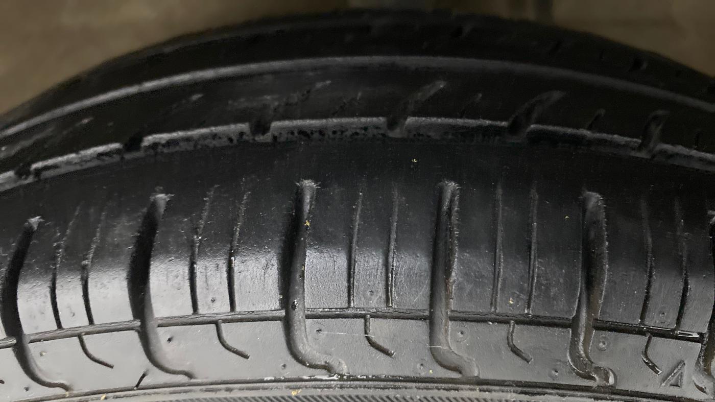 2018 Maruti Alto 800 LXI, Petrol, Manual, 19,149 km, Left Front Tyre Tread