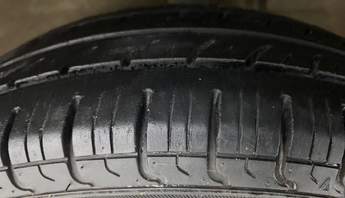 2018 Maruti Alto 800 LXI, Petrol, Manual, 19,149 km, Left Front Tyre Tread