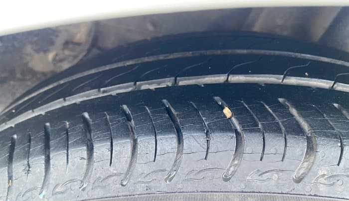 2019 Tata Tiago XZ PLUS PETROL, CNG, Manual, 1,02,379 km, Left Rear Tyre Tread