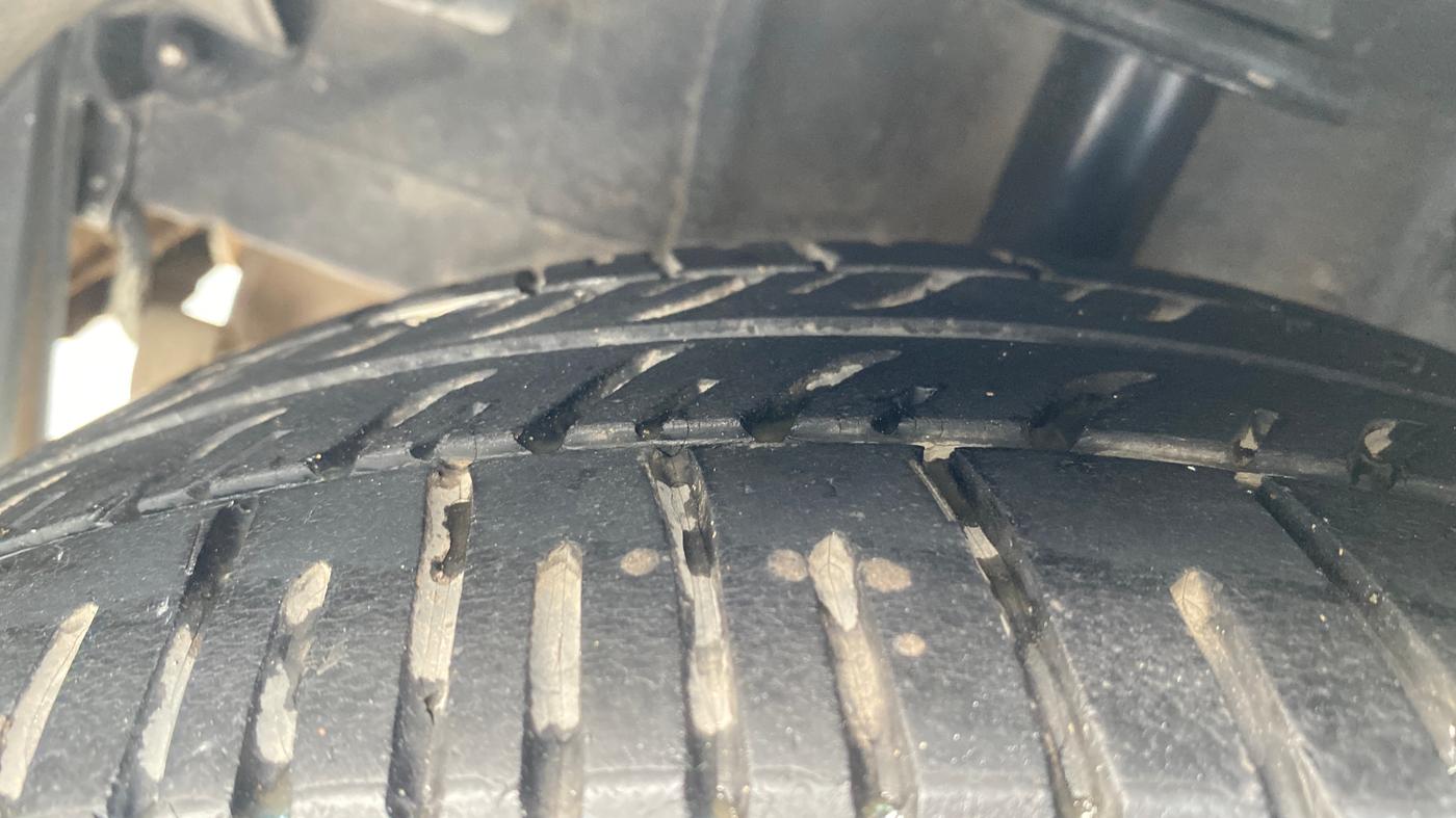 2019 Tata Tiago XZ PLUS PETROL, CNG, Manual, 1,02,379 km, Right Rear Tyre Tread