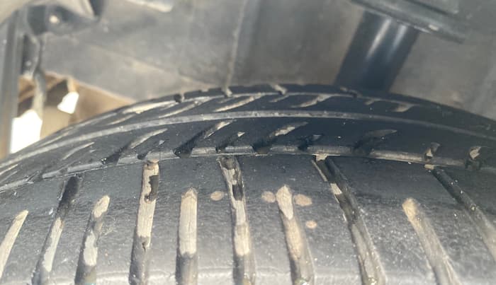 2019 Tata Tiago XZ PLUS PETROL, CNG, Manual, 1,02,379 km, Right Rear Tyre Tread